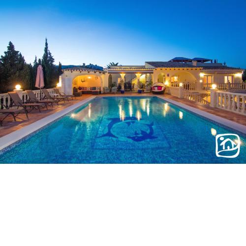 Villa Airlie by Abahana Villas