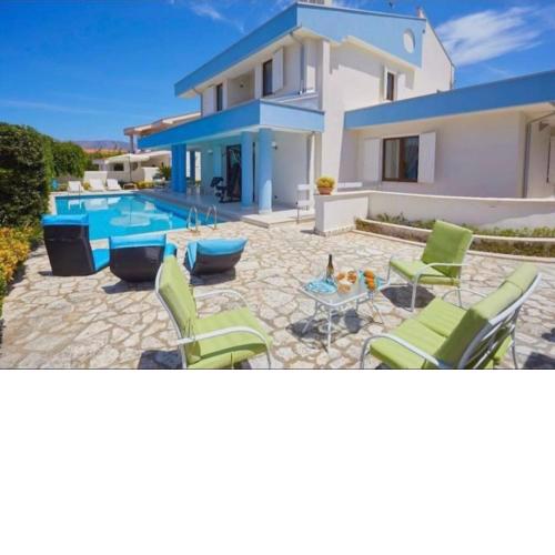 Villa al mare con piscina
