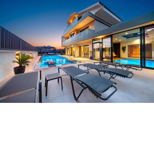 VİLLA ALAVYA ÖLÜDENİZ with heated pool in winter