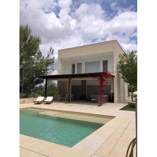 Villa Aldora. Villa con piscina en Moratalla