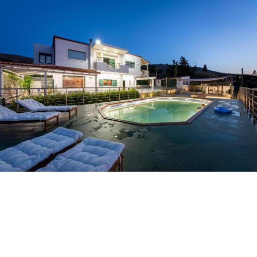 Villa Alta w Stunning Seaview Private Swimming Pool and Courtyard