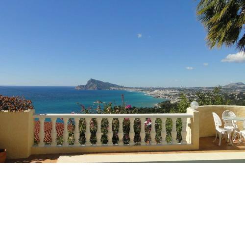 VILLA ALTEA HILLS, vue mer, piscine chauffée, WIFI
