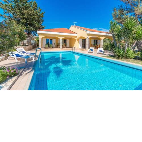Villa Aluna