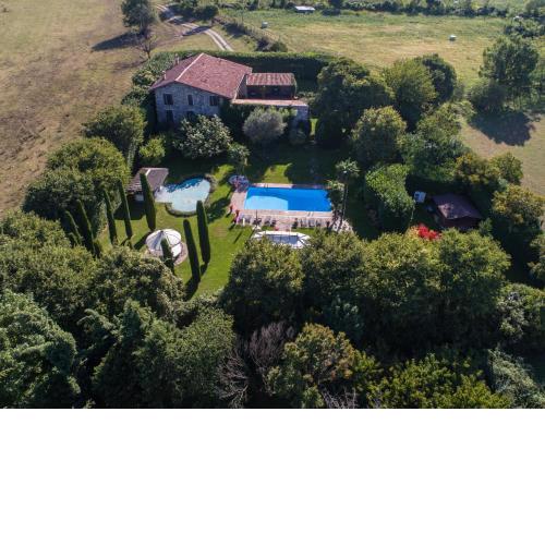 Villa Ambrogia: large country manor with private pool next to golf course