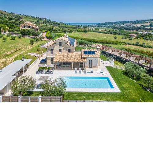 Villa Amore di Ada - Design, AirCo, Private Pool & Near The Beach