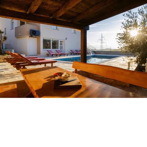 Villa Anabella peaceful holiday home with heated pool