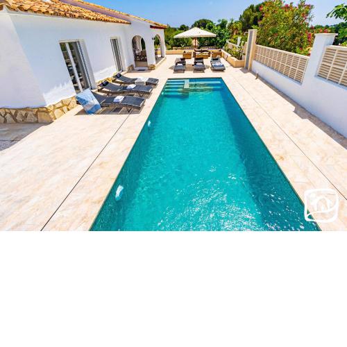 Villa Ancla Blanca by Abahana Villas
