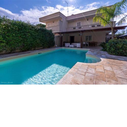 VILLA ANGELINA IN PUGLIA A POCHI PASSI DAL MARE