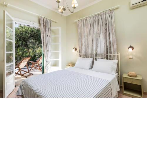 Villa Anthoussa 4beds Family Apartment