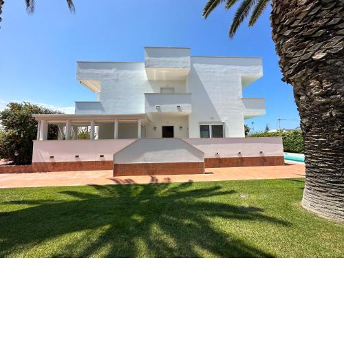 Villa Antonia sul mare con piscina Torre a mare (Bari)