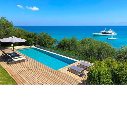 Villa Apanemia Mare