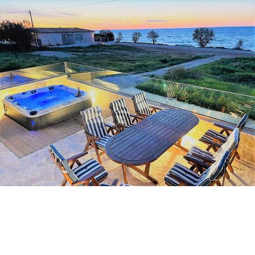 Villa Arkadia Seafront Villa Ai-Lagoudis Beach