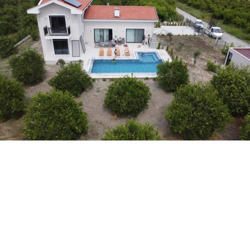 Villa Arya