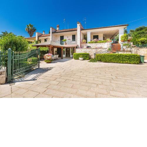 Villa Asia by BarbarHouse