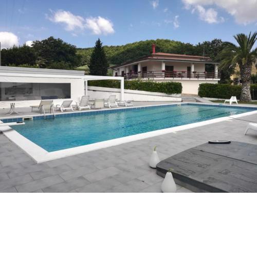 Villa Assunta con piscina