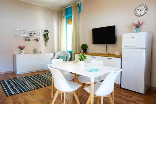 Villa Aurelia -Seafront Apartment with Patio