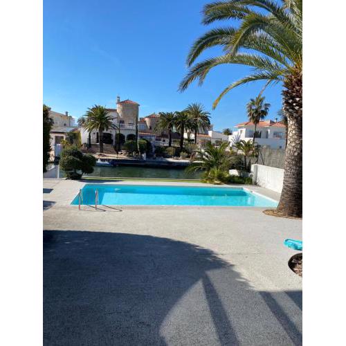 villa avec amarre empuriabrava