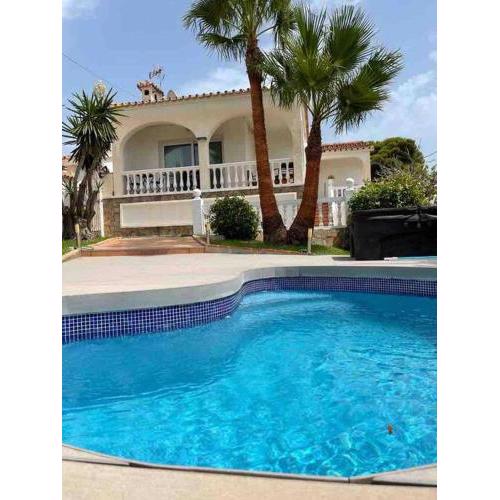 Villa avec piscine et jacuzzi