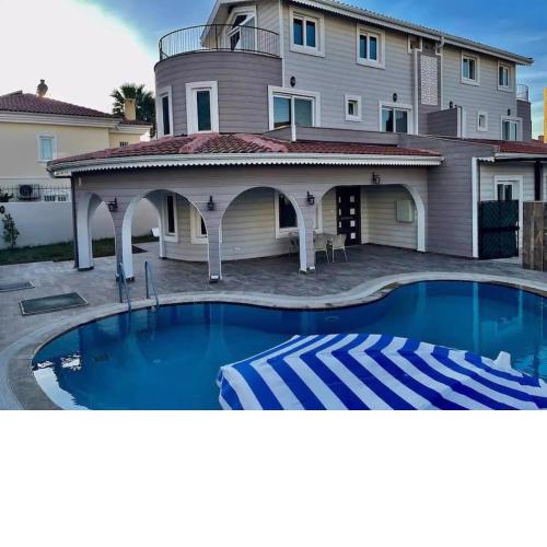 Villa AY