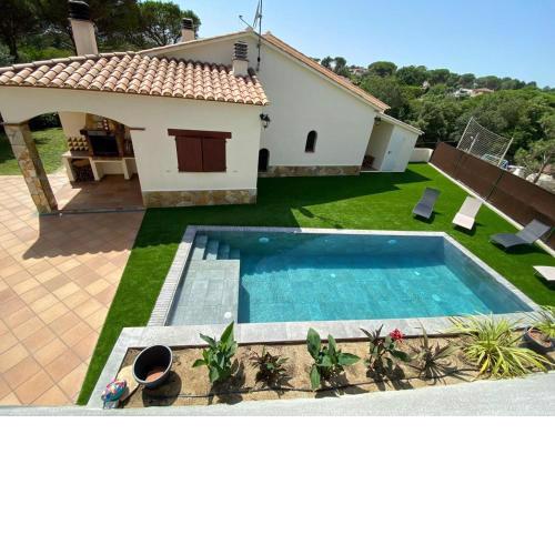 Villa azulmar montbarbat costa brava