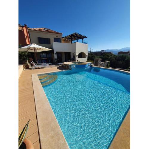 Villa Azure Sea, Istron
