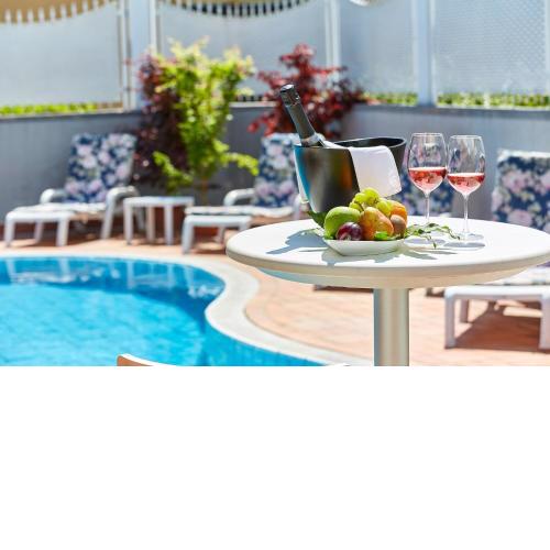 Villa Azzurra Depandance con giardino e piscina
