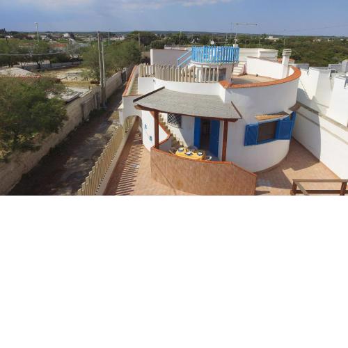 Villa Azzurra fronte mare a Specchiarica