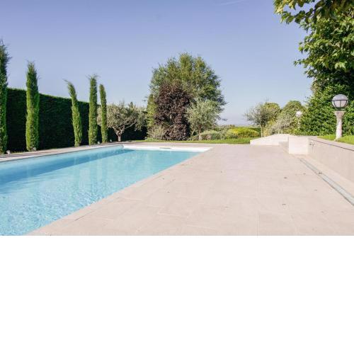 Villa B mit beheizten Pool und 3000 qm Garten
