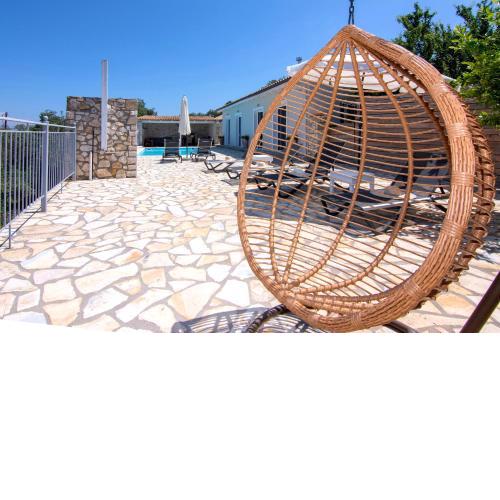 Villa Bettie Sea Views & Sunrise 3BR Villa w/ Pool & Privacy