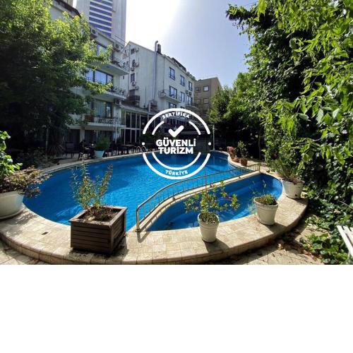 Villa Blanche Hotel & Garden Pool