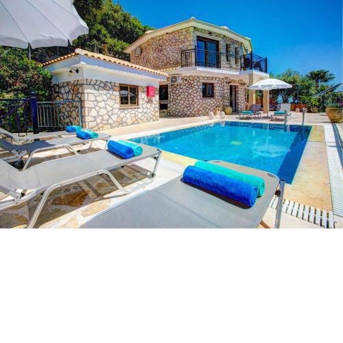 Villa Bougainvillea by Villa Plus