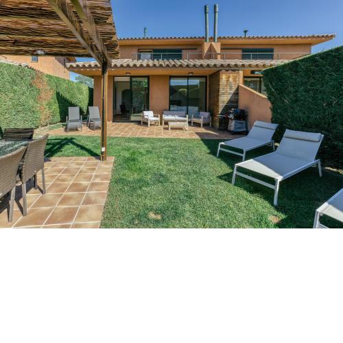 Villa Brenda Torremirona Resort