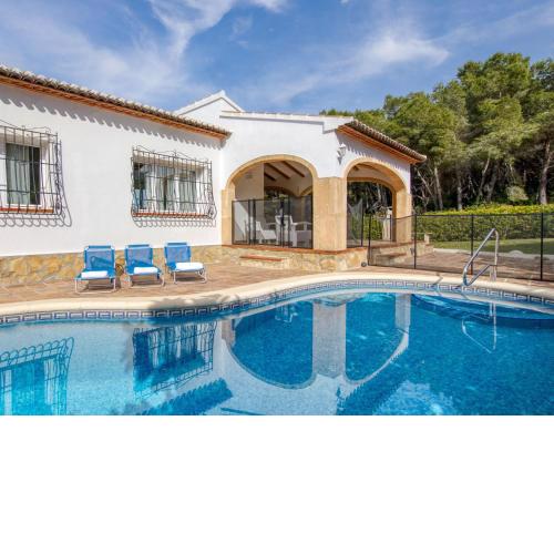 Villa Brumble by Interhome