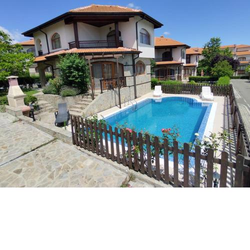 Villa Cabernet 1