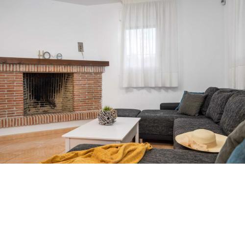 Villa Caleta - PlusHolidays