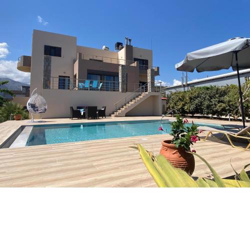 Villa Callista with Private Pool and Hot Tub