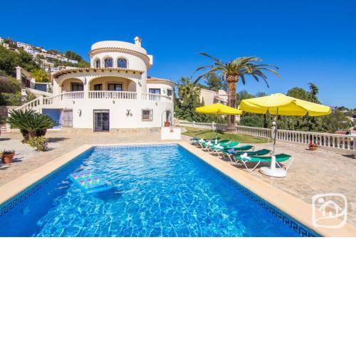 Villa Calsides by Abahana Villas