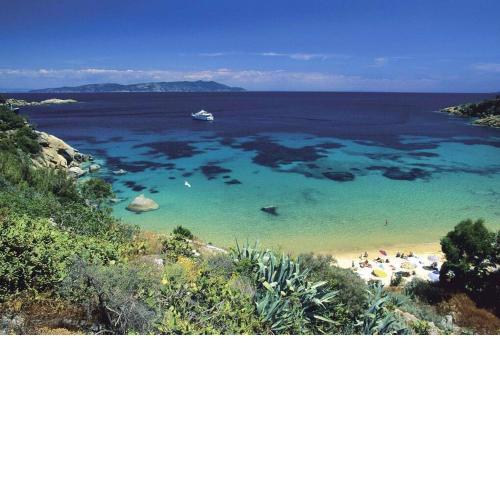 Villa Calypso 8 pax, waterfront with boat WiFi