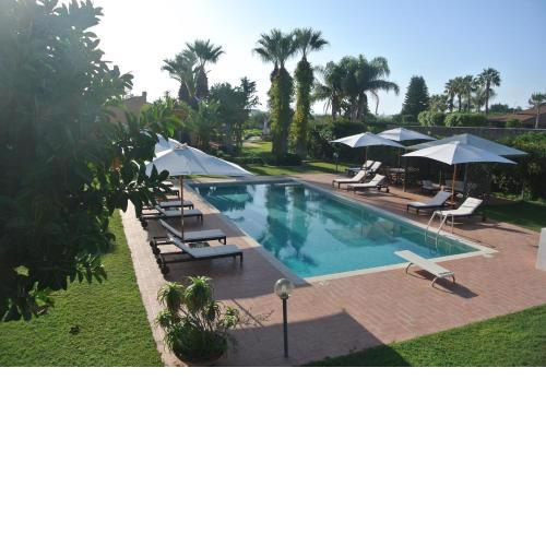 Villa Carlotta Resort