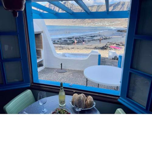 Villa Carmen - beachfront Playa de Famara