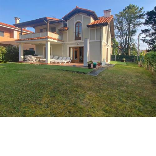 VILLA CARRERA
