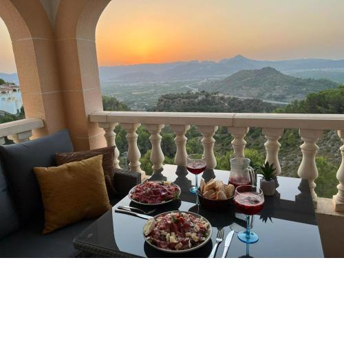 VILLA CASA JOLI in Oliva with private pool and stunning views
