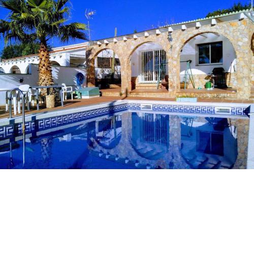 Villa casa with private swimming pool, 3km to sea