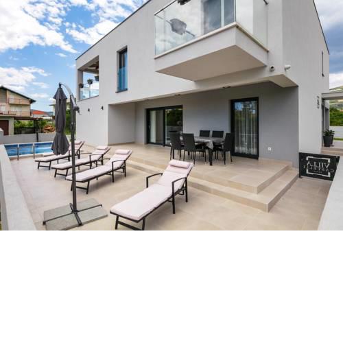 Villa Castelli, 5 stars apartment