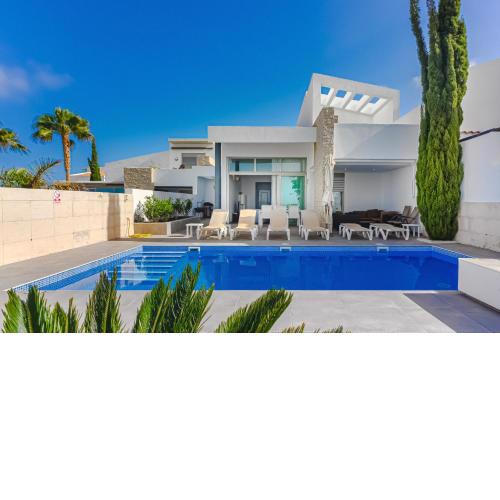 Villa Caterina, Luxury Villa with Heated Pool Ocean View in Adeje, Tenerife