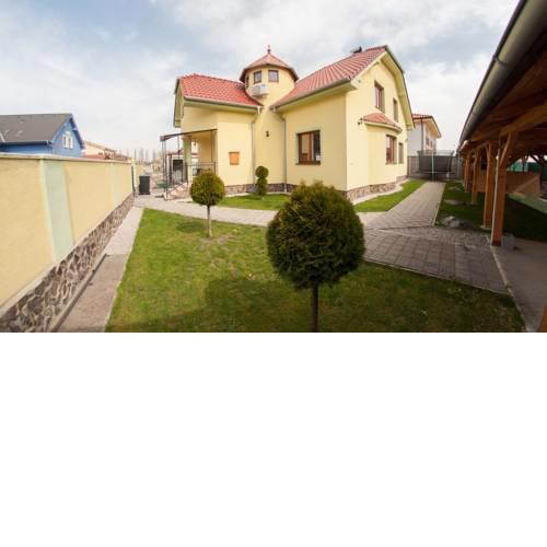 Villa CC
