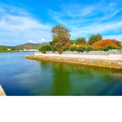 VILLA CECILIA sul LAGO fronte MARE