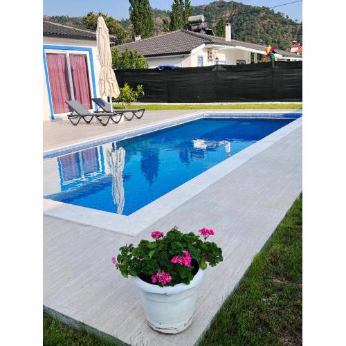 Villa Cempark Ortaca'da Havuzlu Müstakil Korunaklı