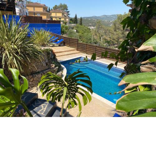 Villa Charma with private pool and Air conditioning close to sitges in peaceful location