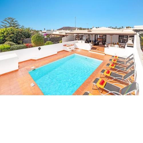 Villa Cielos by Villa Plus